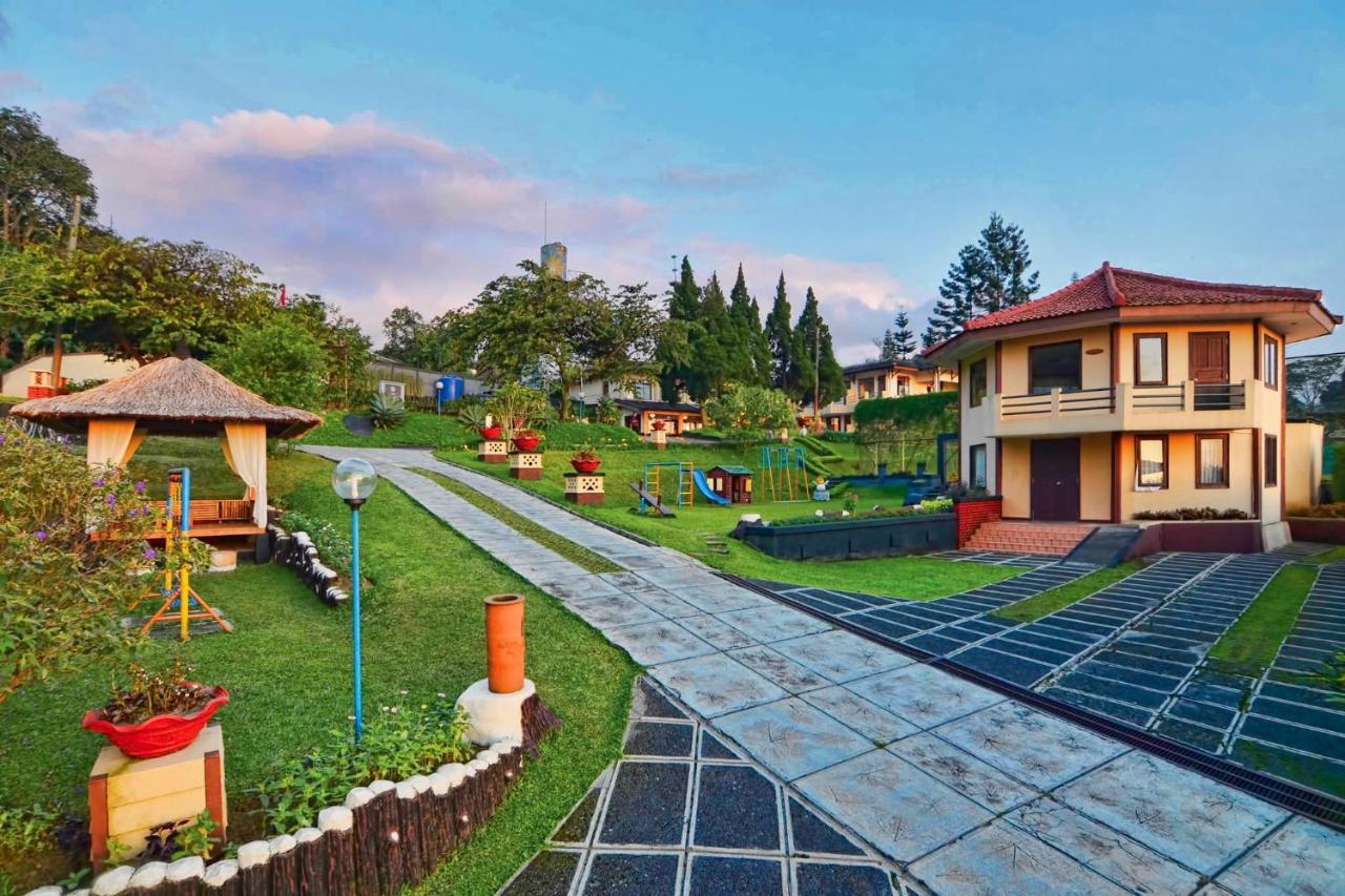 Hotel The Jayakarta Cisarua Puncak Exterior foto