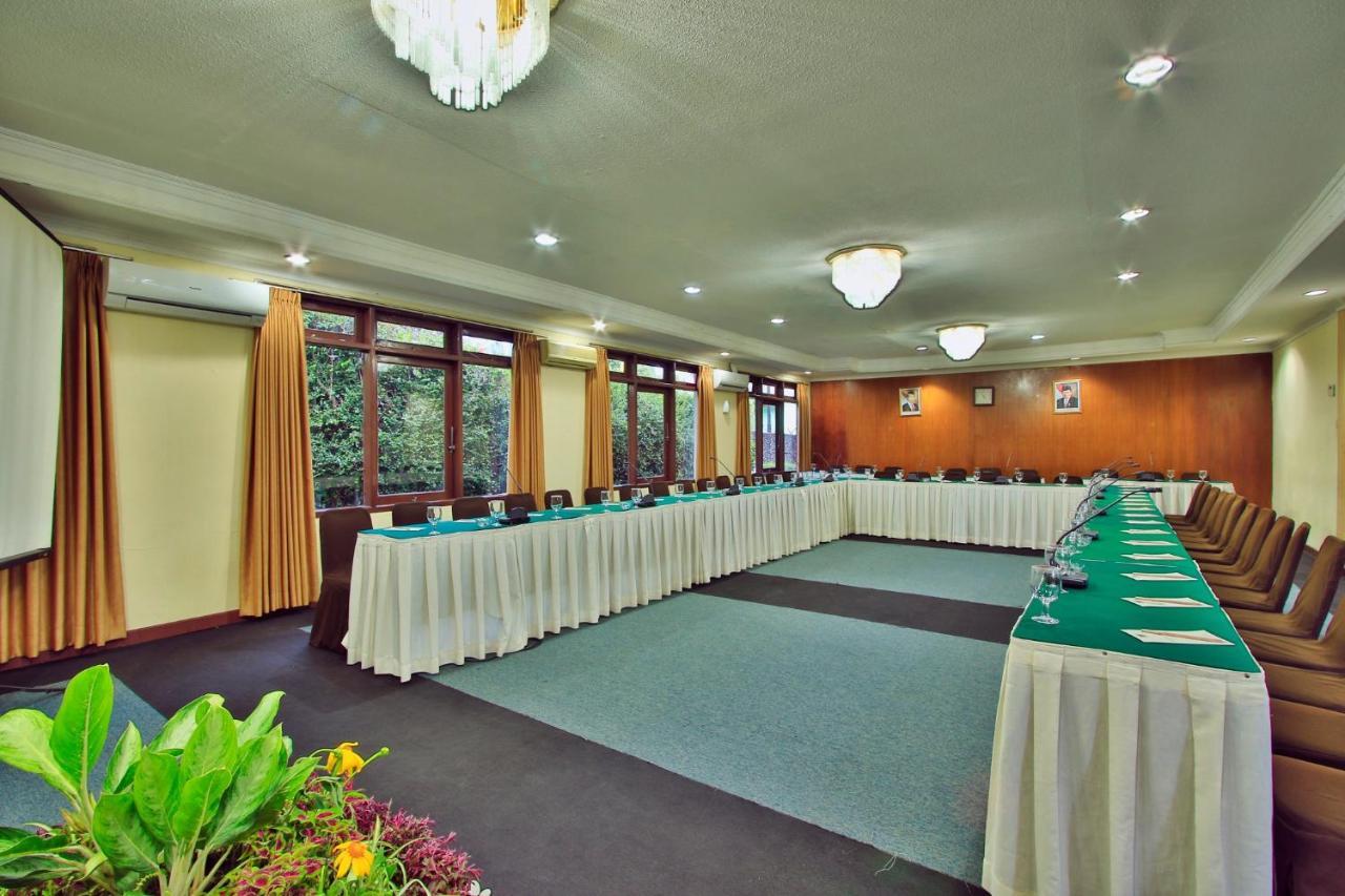 Hotel The Jayakarta Cisarua Puncak Exterior foto