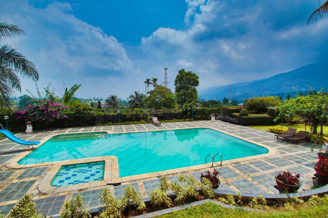 Hotel The Jayakarta Cisarua Puncak Habitación foto