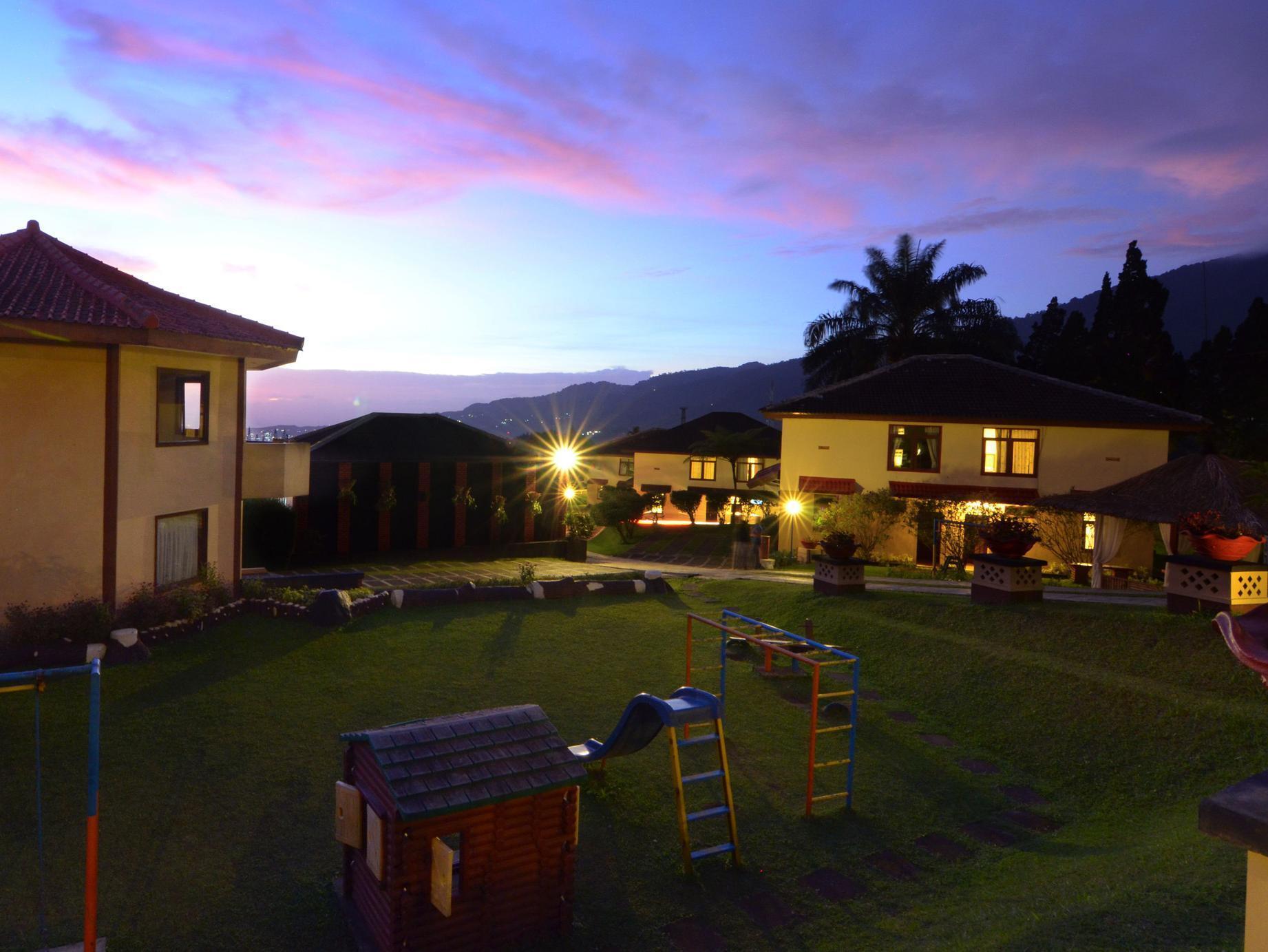 Hotel The Jayakarta Cisarua Puncak Exterior foto