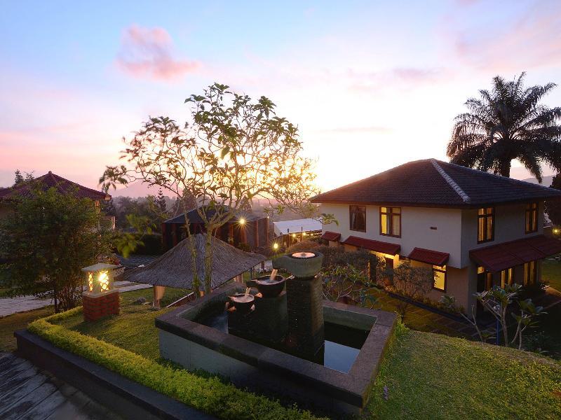Hotel The Jayakarta Cisarua Puncak Exterior foto